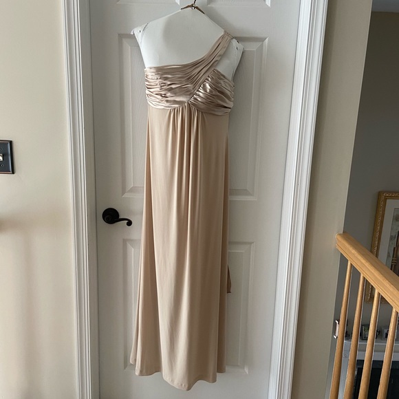 Long one shoulder flowing taupe prom gown - Picture 2 of 5